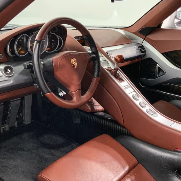 Meet your Posher, Adrian - Picture 8 of 11